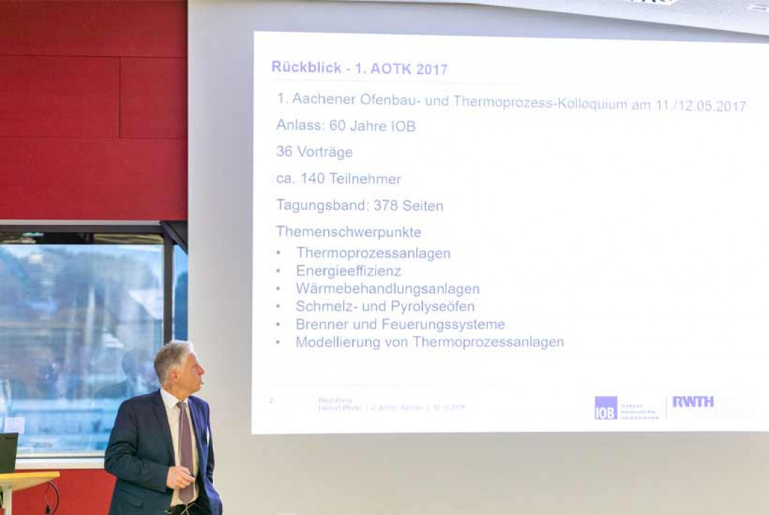 Professor Herbert Pfeifer bei der Begrüßung zum 2. Aachener Ofenbau- und Thermoprozess-Kolloquium - Foto: IOB