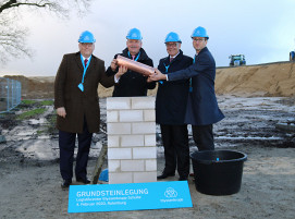 thyssenkrupp Materials Services hat im niedersächsischen Rotenburg den Grundstein für den Bau des neuen Logistikcenters gelegt.