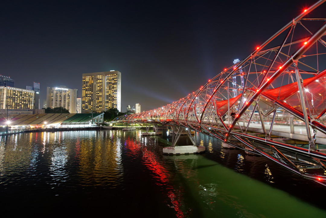 Die Helix Brücke bei Nacht. - Foto: unsplash