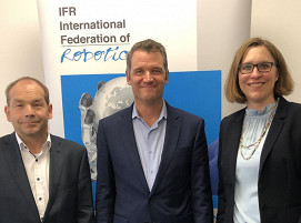 Von links nach rechts: Armin Schlenk, (Vorsitzender IFR Marcom Group), Milton Guerry (IFR-Präsident), Susanne Bieller (IFR-Generalsekretärin)