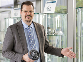 Dr. Raedt bietet mit der Prosimalys GmbH Ingenierdienstleistungen für die Umformtechnik an.