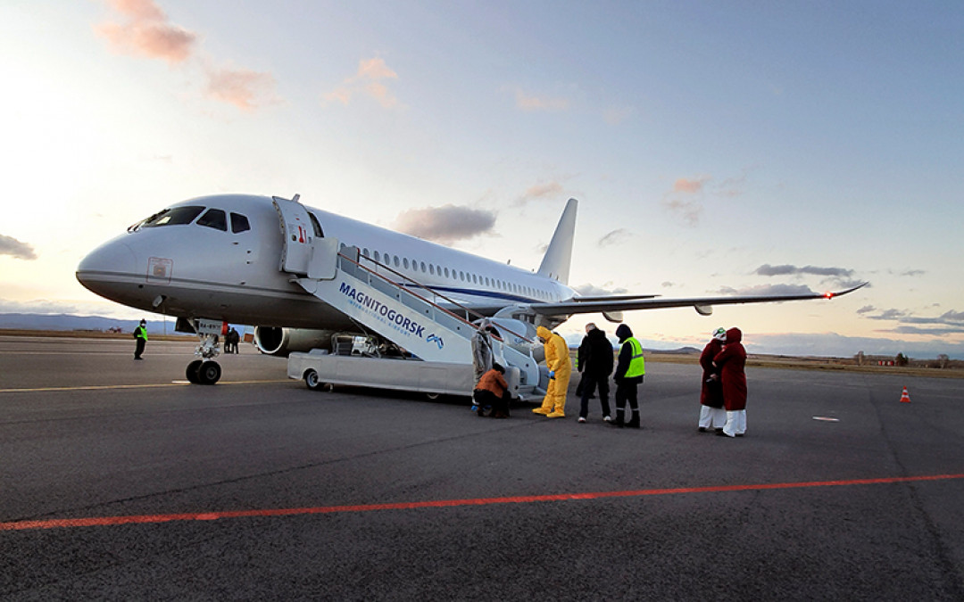 Mit einem Charterflugzeug, das MMK zur Verfügung gestellt hatte, wurden die Spezialisten direkt nach Magnitogorsk geflogen - Foto: SMS group