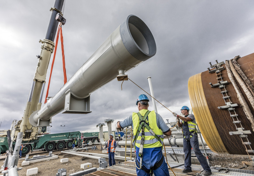 Installation der Nordschleusen auf der Nord Stream 2-Baustelle in Lubmin. - © Nord Stream 2/Paul Langrock