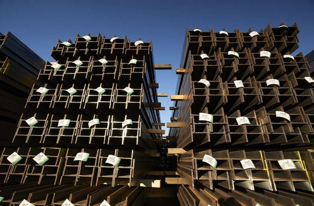 Stahlträger versandfertig gestapelt bei Nucor Steel Berkley, USA - Foto: © worldsteel / Roger Ball