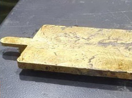 Erster Goldbarren - hergestellt in der Recyclinganlage von Aurus