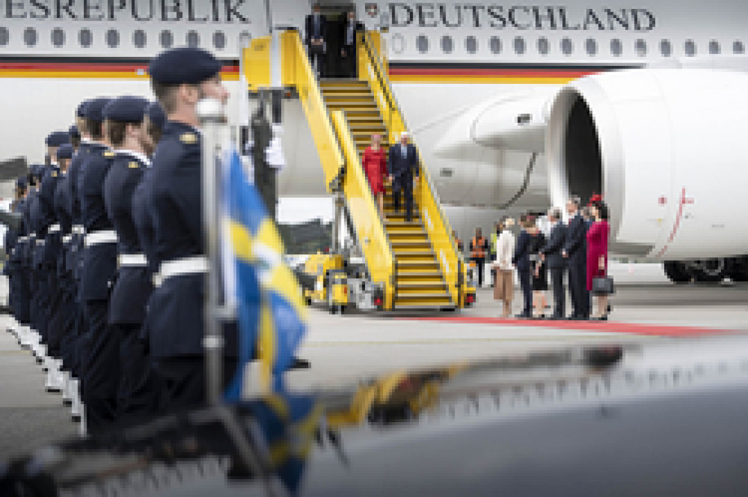 Staatsbesuch in Schweden – Ankunft auf dem Flughafen in Stockholm und Empfang durch Mitglieder der schwedischen Königsfamilie - Photo: © Guido Bergmann