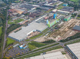 Luftaufnahme des Industrieparks in Krefeld mit dem Outokumpu Werk
