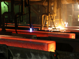 Mit der Lösung „Through-Process Optimization (TPO)“ will EVRAZ ZSMK die Qualität der Schienenproduktion im größten Stahlwerk Russlands weiter steigern.
