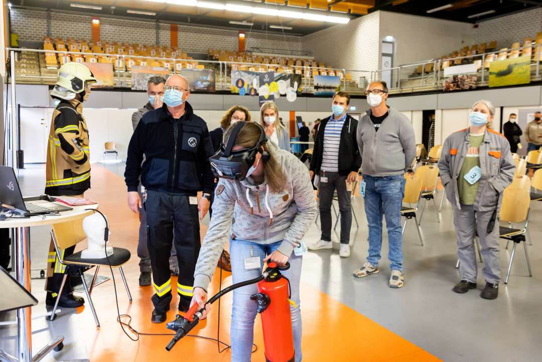 Auch eine virtuelle Brandschutzübung ist Bestandteil der Praxistage der Salzgitter Flachstahl GmbH - Photo: Salzgitter AG