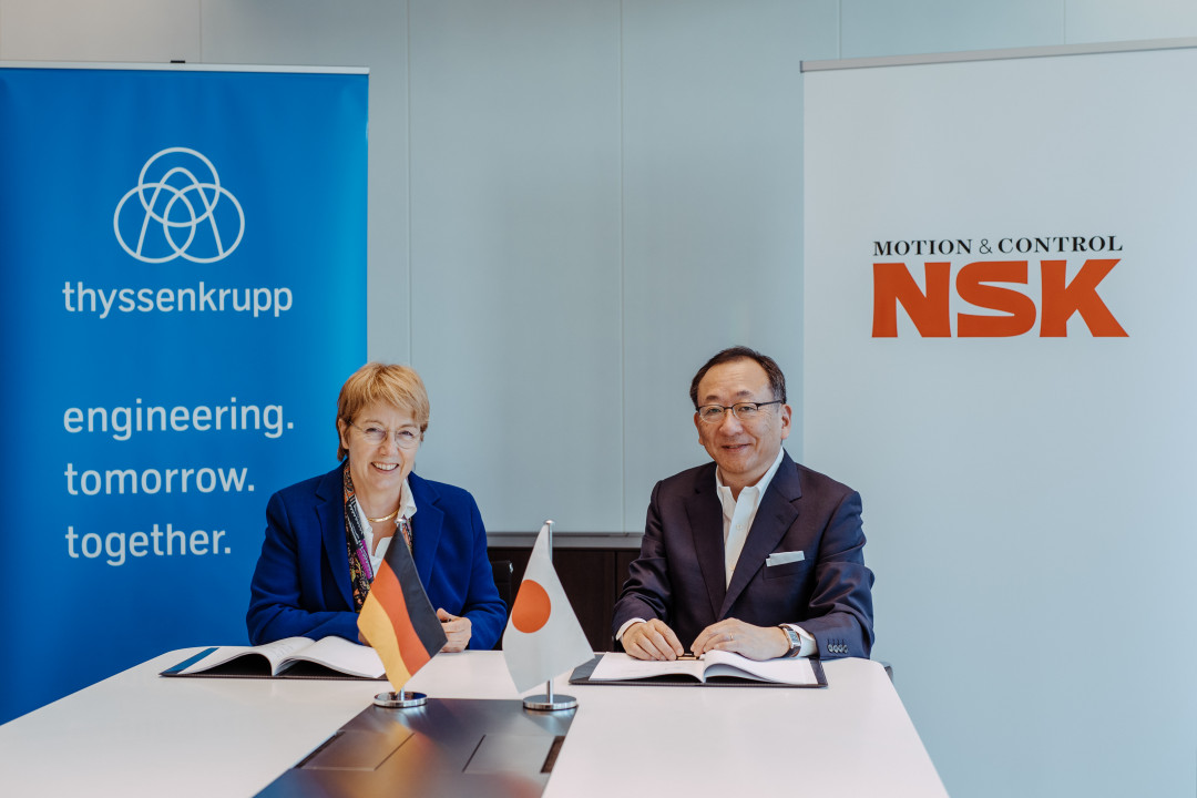 thyssenkrupp CEO, Martina Merz, und Saimon Nogami, Executive Senior Vice President von NSK Ltd., unterzeichnen MoU. - Photo: thyssenkrupp AG