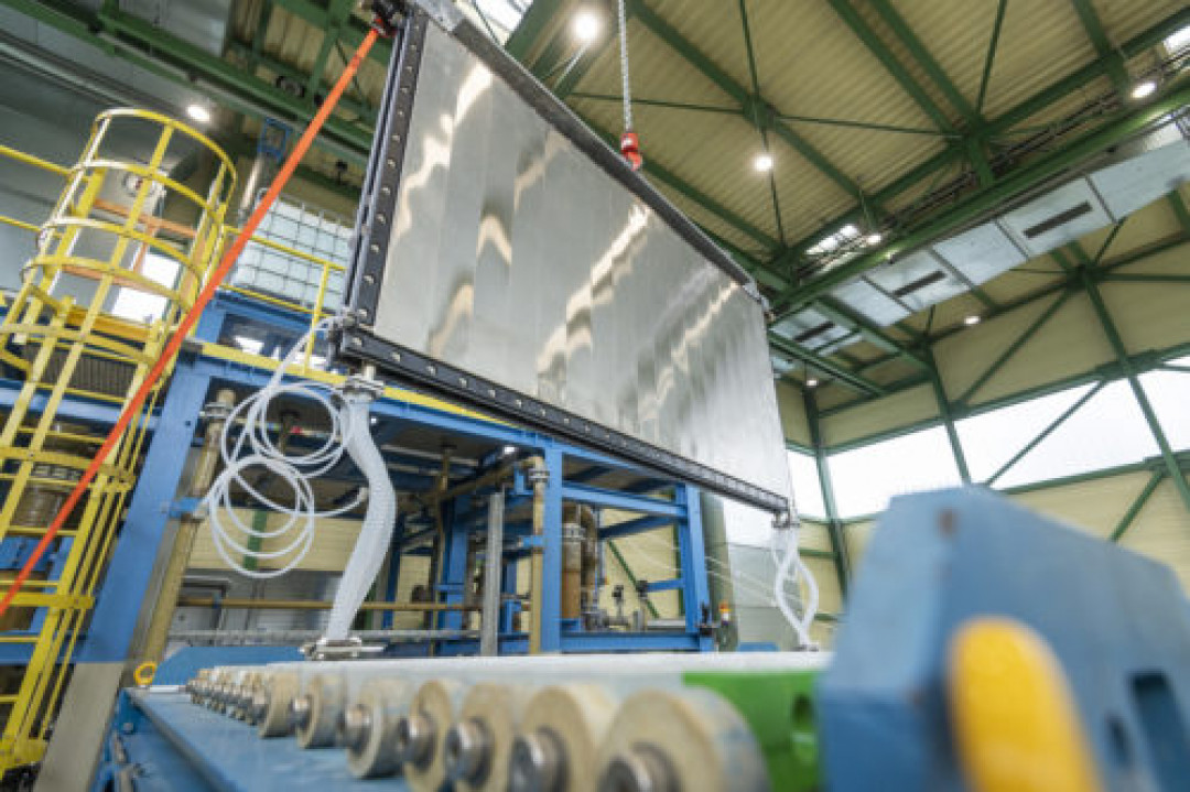 thyssenkrupp Uhde Chlorine Engineers wird eine 200 MW Elektrolyse-Anlage auf der Basis seines 20 MW Großmoduls für die alkalische Wasserelektrolyse fertigen - Photo:  thyssenkrupp