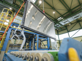 thyssenkrupp Uhde Chlorine Engineers wird eine 200 MW Elektrolyse-Anlage auf der Basis seines 20 MW Großmoduls für die alkalische Wasserelektrolyse fertigen