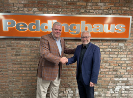 Im Bild links Anton Peddinghaus (CEO Peddinghaus Corporation), rechts Valentin Kaltenbach (CEO Kaltenbach.Solutions)