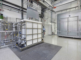 Das neue Technikum für elektrophoretische Tauchlackierung am Hauptsitz von BASF Coatings in Münster