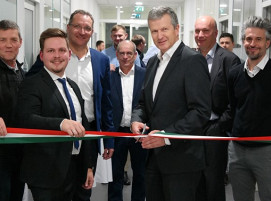 Die Wuppermann-Gruppe feiert die Eröffnung des neuen Kompetenzzentrums für Forschung & Entwicklung im ungarischen Győr-Gönyű.