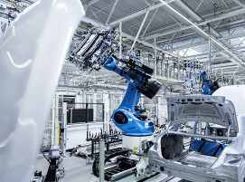 Mercedes-Benz wird den CO2-reduzierten Stahl in die eigene PKW-Neuwagenflotte integrieren.