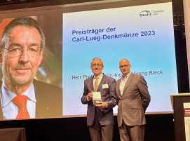 Das Stahlinstitut VDEh hat auf seiner Mitgliederversammlung im LWL-Museum Henrichshütte Wolfgang Bleck die Carl-Lueg-Denkmünze verliehen.