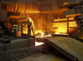 Probenehmer am Hochofen von ThyssenKrupp Steel in Duisburg