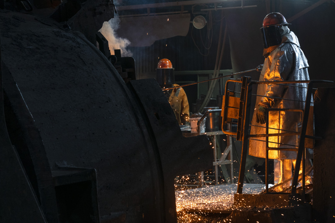 Employees working at a U. S. Steel blast furnace_Quelle_USSTEEL