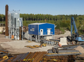 Europa_Finnland_Konepeikko_Schneidemaschine fuer Stahlschrott