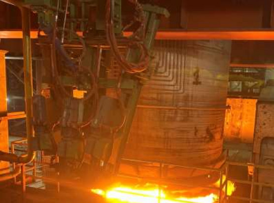 Erste Schmelze der 350-Tonnen-RH-Anlage, ausgerüstet mit Pfannenhubsystem und Fast Vessel Exchange, in Steel Plant 4 bei JSW Vijayanagar Works in Toranagallu, Indien