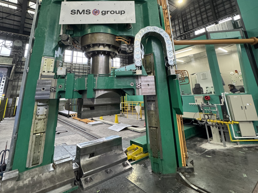 Die 12,5-MN-Freiformschmiedepresse wurde am Standort Komaki in der japanischen Präfektur Aichi erfolgreich in Betrieb genommen. - Bild: SMS group