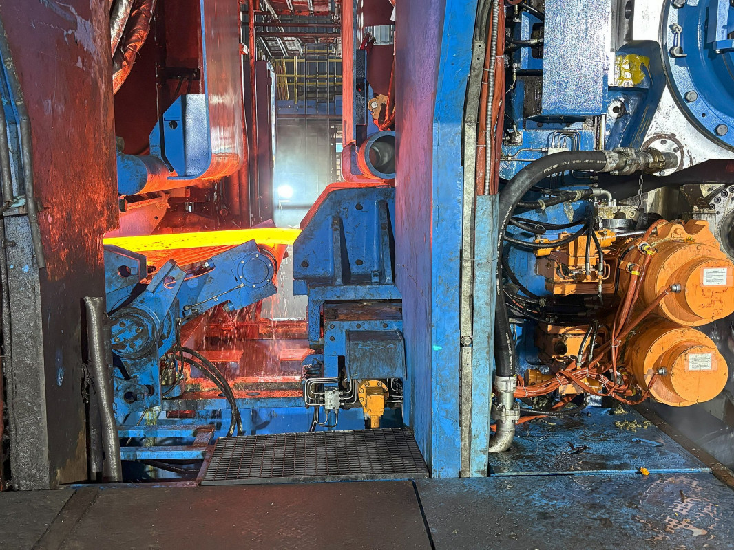 CSP®-Anlage bei Tata Steel Jamshedpur nach der Modernisierung durch SMS group in Betrieb – jetzt werden hochwertige Coils bis auf einen Millimeter Dicke gewalzt.