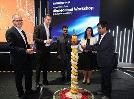 (v.l.n.r. im Bild): Marco Asquini, CEO, Region APAC & MEA, SMS group und MD, SMS India Pvt. Ltd; Bernhard Steenken, CSO, Region APAC & MEA, SMS India Pvt. Ltd.; Shri Brajesh Kumar Jha, IPS, Commissioner of Police, Rajkot, Govt. of Gujarat; Fabiola Fernandez, Member of the Managing Board, CFO of SMS group; Rakesh Adlakha, Sr. VP, Head of Supply Chain & Global Production Network, SMS group.