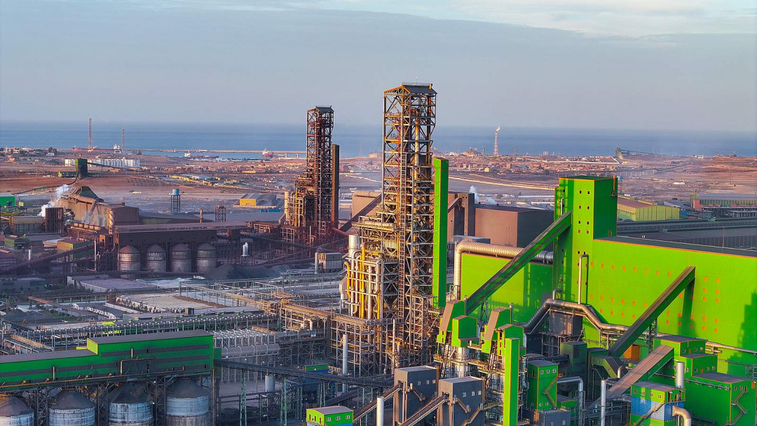 Die beiden MIDREX®-DRI Anlagen von Tosyalı Algérie — Modul 2 stellte 2025 mit 2,43 Mio. t DRI im ersten Betriebsjahr einen neuen Weltrekord auf; Modul 1 erreichte 2025 weltweit Platz 3 - Photo: SMS group