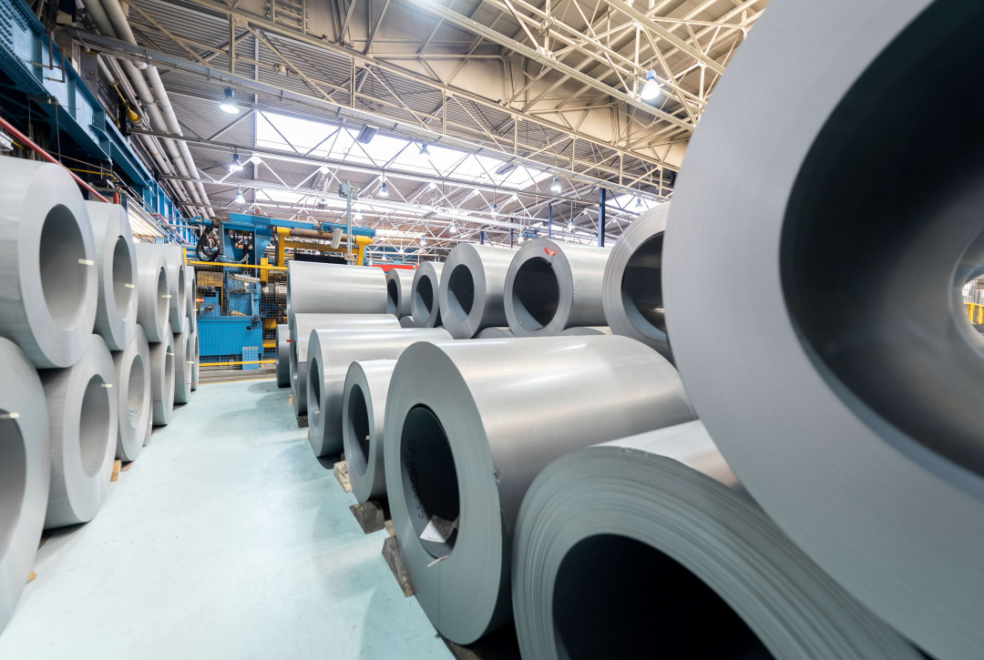 Die Werke von thyssenkrupp Electrical Steel in Gelsenkirchen und Isbergues stellen kornorientiertes Elektroband her – ein Schlüsselmaterial für Transformatoren in Umspannwerken und Windkraftanlagen. Aufgrund der sich weiter verschärfenden Importkrise reagiert thyssenkrupp Steel mit weiteren Produktionskürzungen. Daher wird der Standort Isbergues von Juni bis September komplett geschlossen - Photo: thyssenkrupp Steel