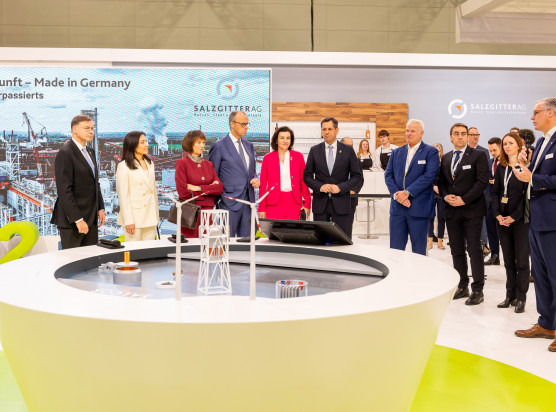 Hoher Besuch am Montag auf dem Messestand der Salzgitter AG.