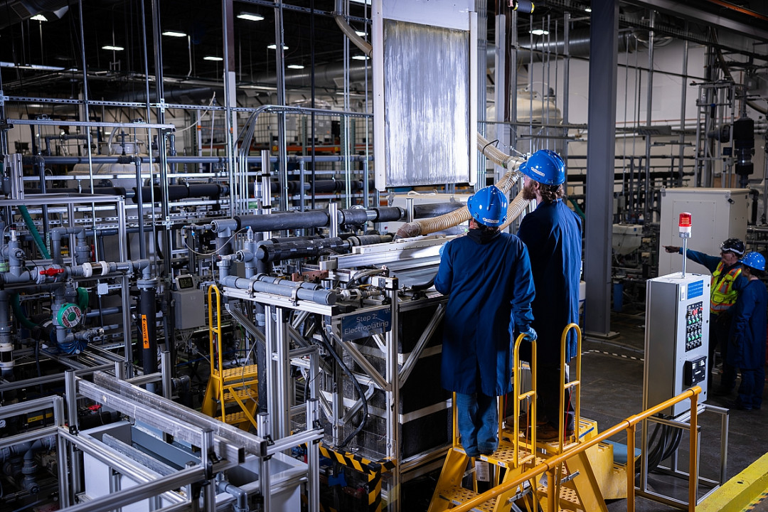 Durch Elektrolyse hergestellte Eisenplatine - Photo: Electra