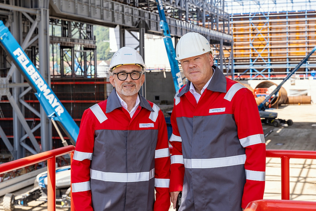 Von links: Herbert Eibensteiner, CEO der voestalpine AG und Franz Kainersdorfer, Mitglied des Vorstandes der voestalpine AG und Leiter der Metal Engineering Division - Bild: voestalpine