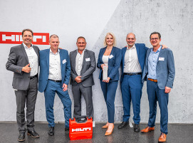 Auf dem Foto (v.l.n.r.): Martin Matheis (Lead Byer Steel Hilti) Martin Graus (Leiter Qualitätswesen Kaltstauchdraht / Federstahl / Automatenstahl Saarstahl) Lars Willmes (Head of Sales QWR Saarstahl) Dr. Nadine Artelt (Sales Director Saarstahl) Luigi Fierro (Head of Procurement Hilti) Peter Rupp (Head of Corporate Sustainability Hilti)