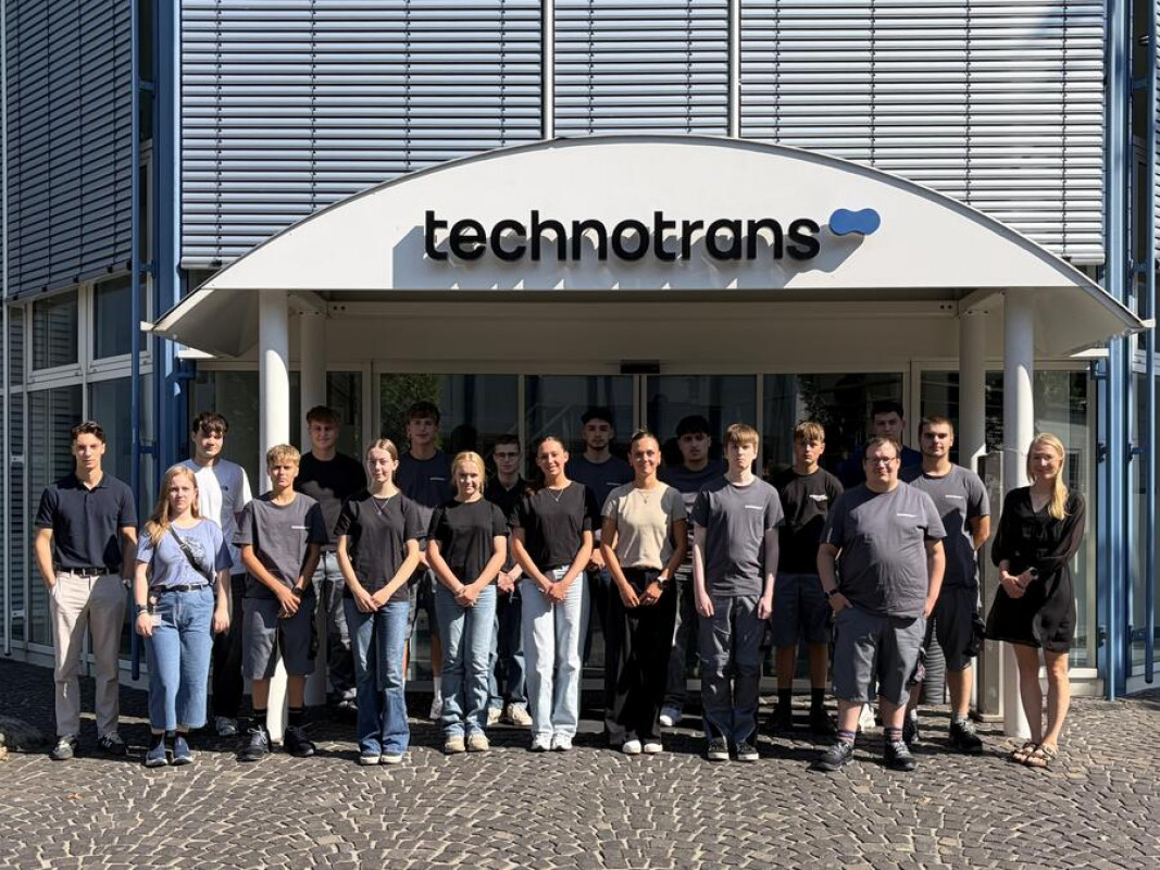 Am technotrans-Hauptsitz in Sassenberg treten 18 Nachwuchskräfte ihre Lehre oder ihr duales Studium an. - Photo: technotrans SE