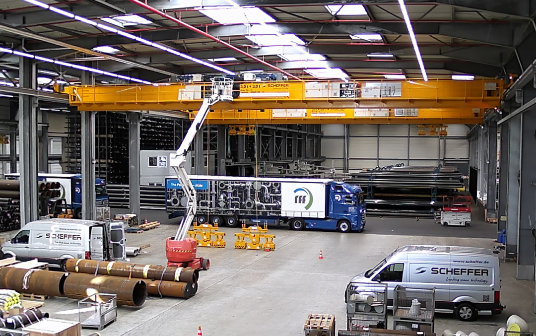 Die neue Krananlage bei rff Rohr Flansch Fitting - Bild: rff Handels GmbH.