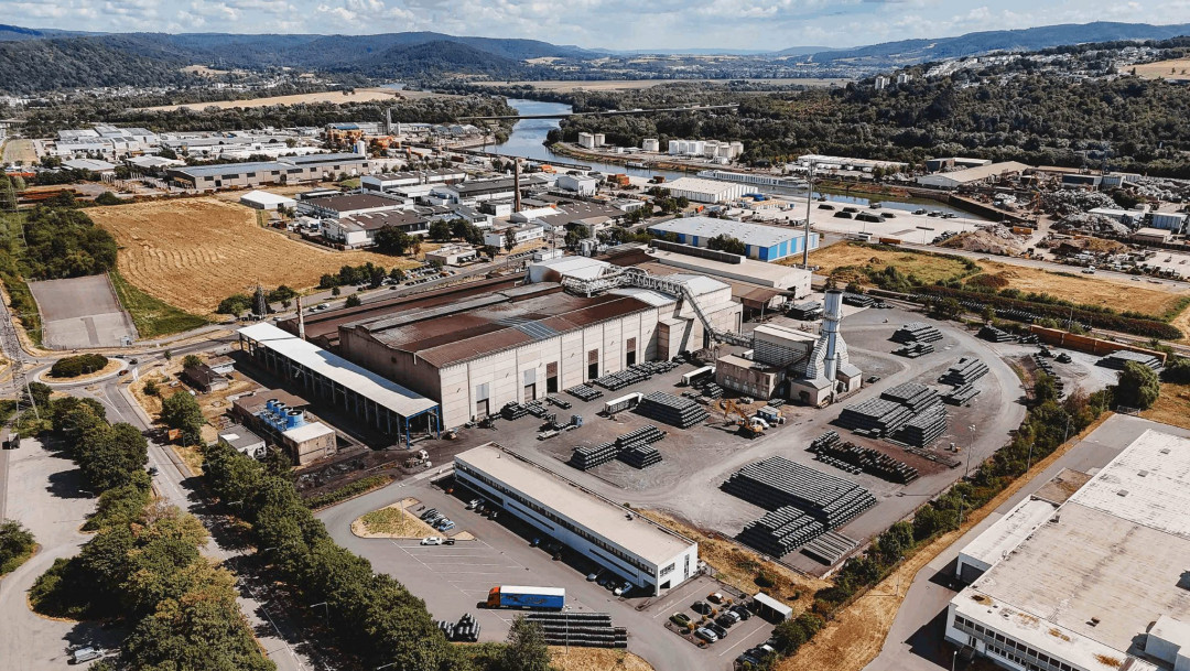 Luftbild des Moselstahlwerks in Trier - Photo: Krudo Industrial