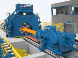 Visualisierung einer von SMS gelieferten hydraulischen SMX-Radialschmiedemaschine, vergleichbar mit der am Standort Les Ancizes von Aubert & Duval in Frankreich installierten Anlage